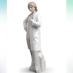 NIB LLADRÓ Glossy Porcelain Female Doctor Figurine